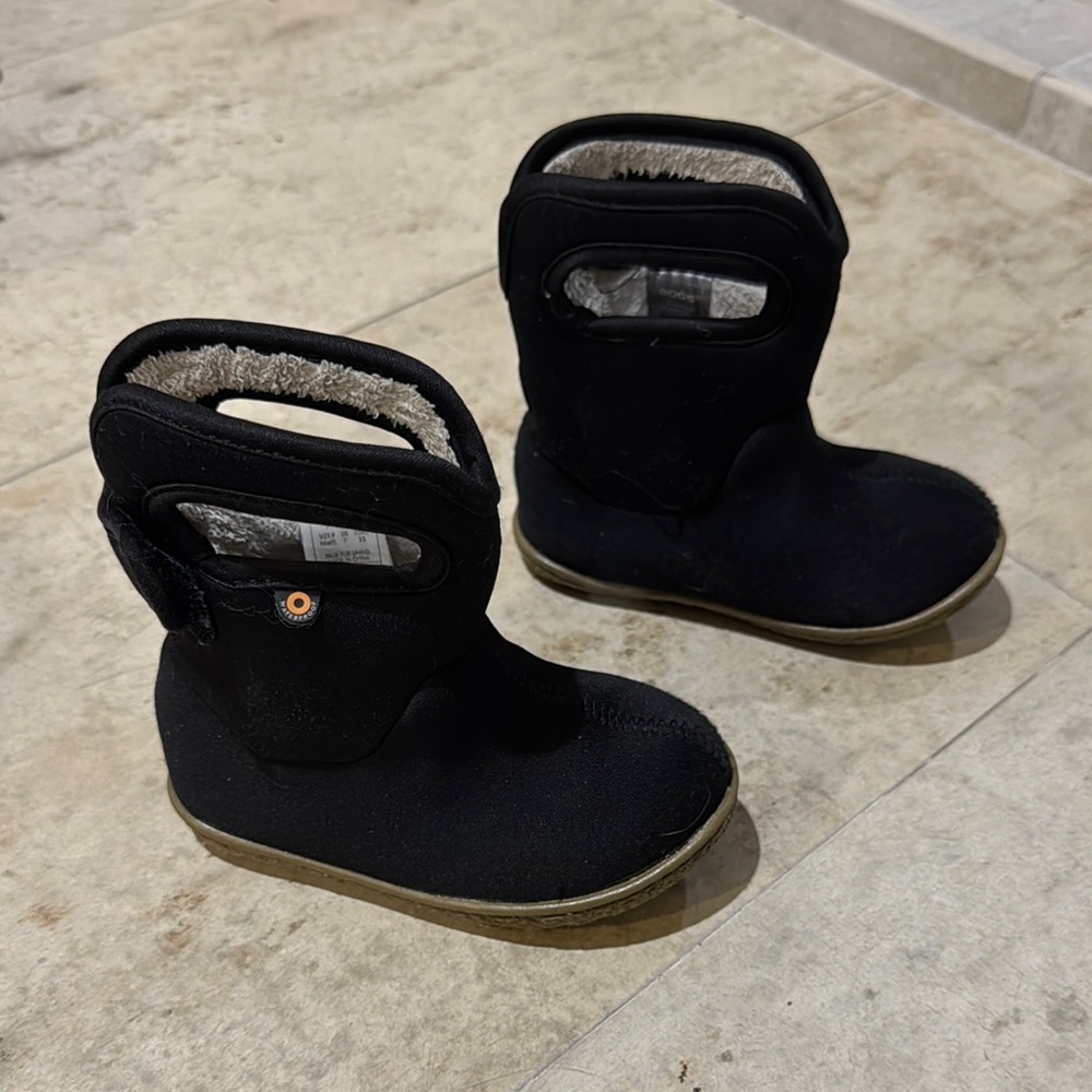 Baby bogs boots size 7